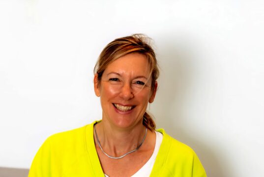 Verstehen, statt nur behandeln – Wie Ina Gripp Osteopathie mit Achtsamkeit und Erfahrung lebt