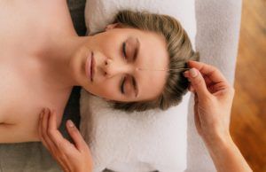 Physiotherapie trifft auf Akupunktur und Yoga