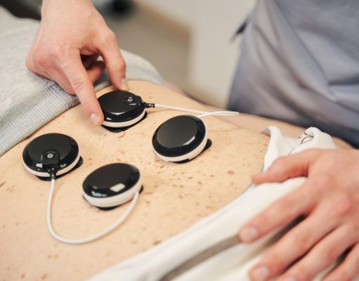 Neuromuskuläre Elektrostimulation in der Physiotherapie: Revolution oder Hype?